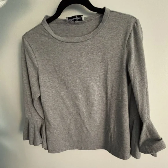 Grey top - Picture 1 of 1